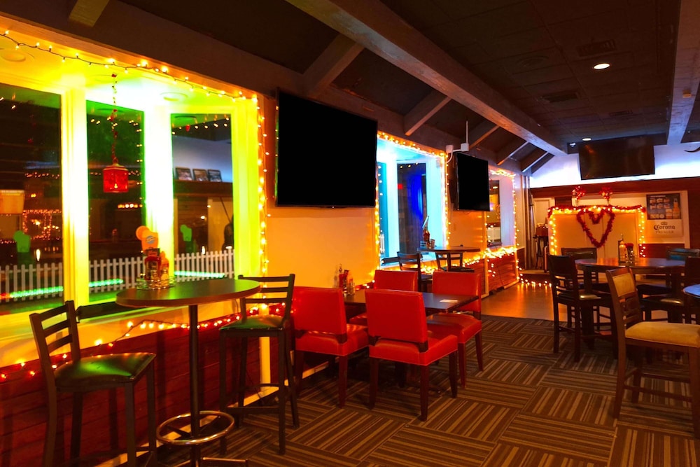 Travelodge by Wyndham Indianapolis Speedway 40/50