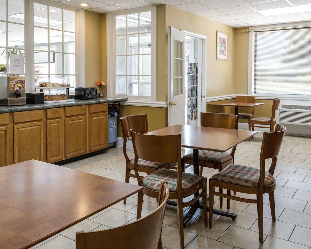 Rodeway Inn Colonial Heights I-95 28/40