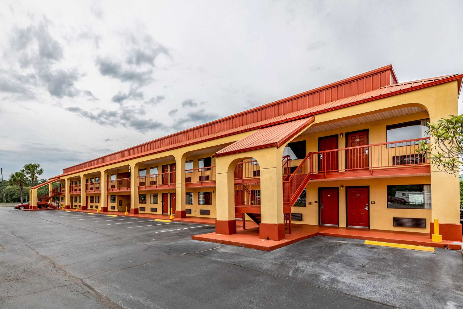 Econo Lodge Kingsland 3/25