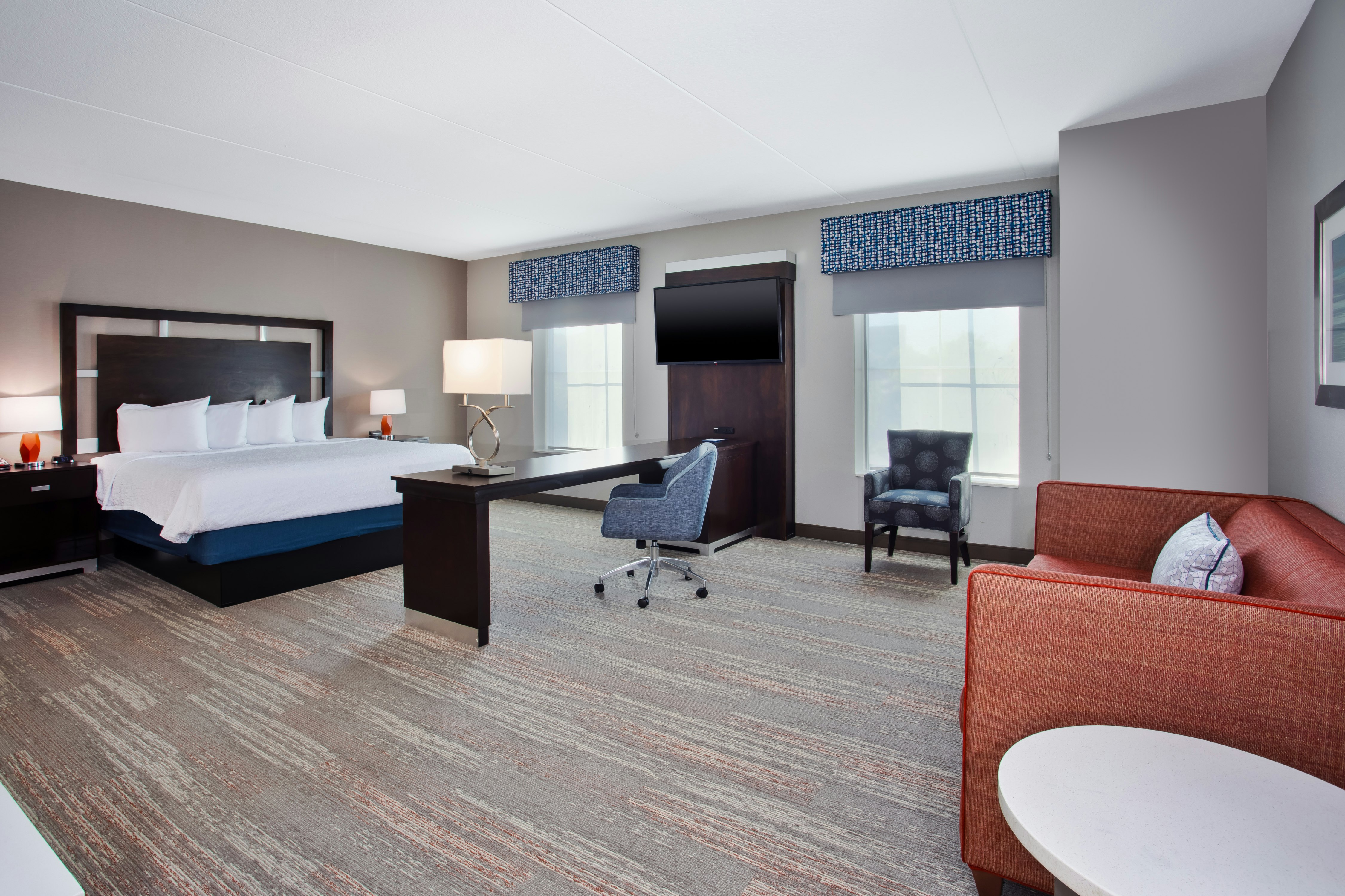 STUDIO, SUITE, KING BED