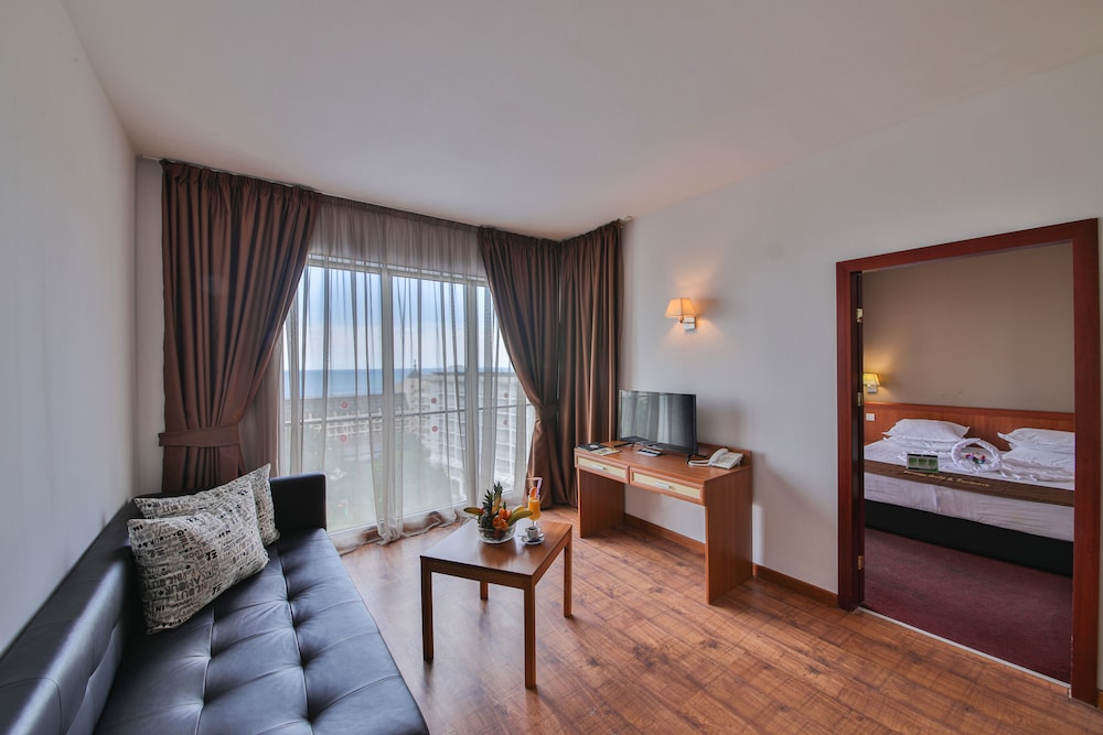Prestige Hotel And Aquapark 41/72