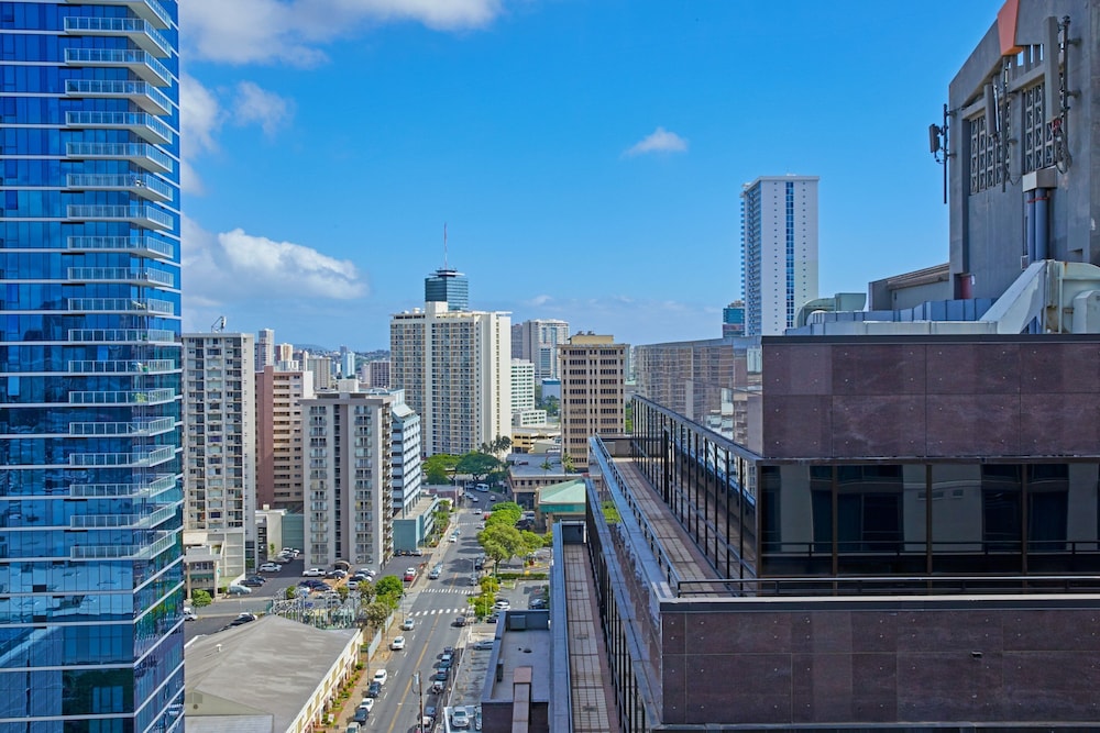 Renaissance Honolulu Hotel & Spa 61/67