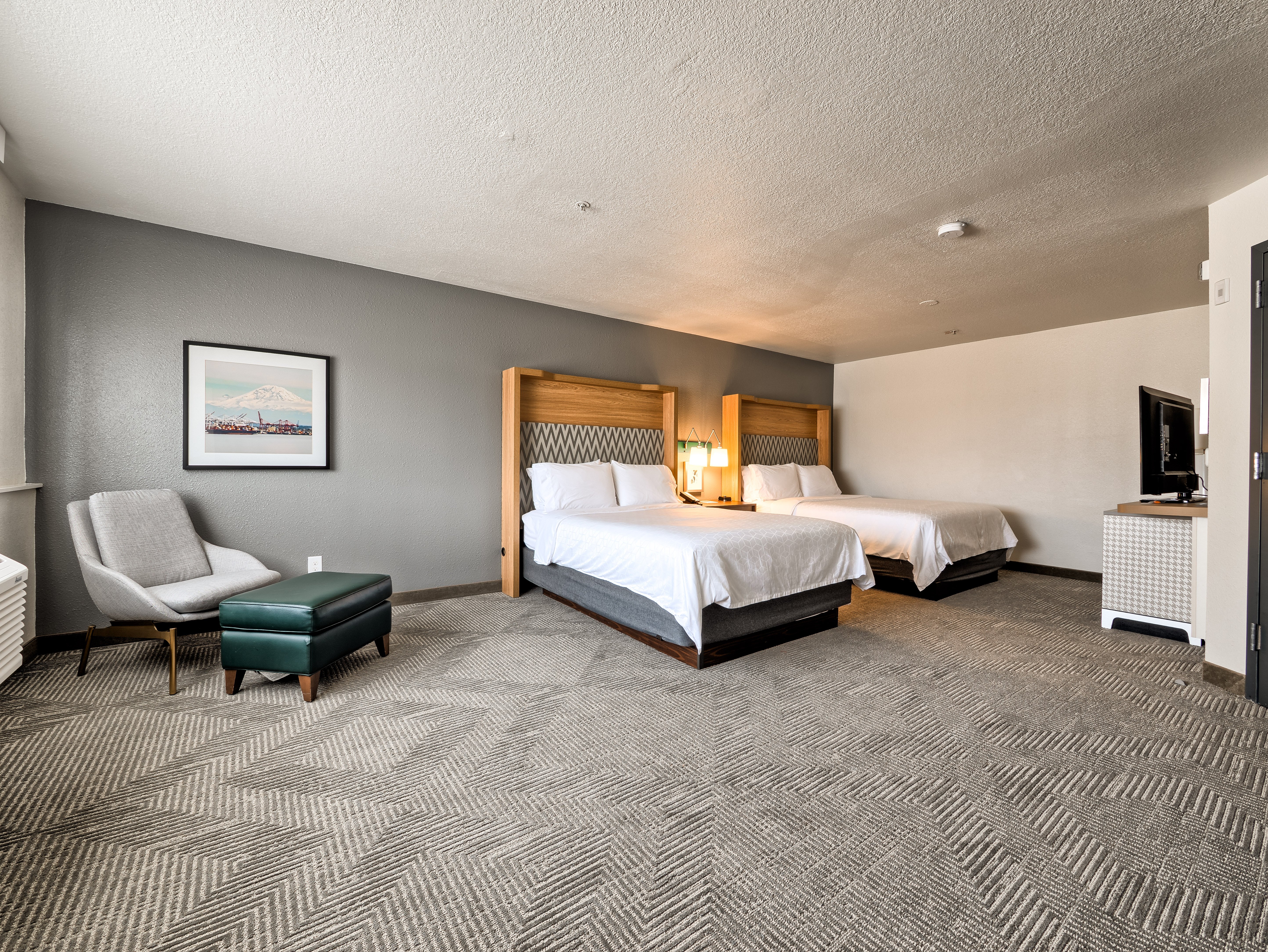 Holiday Inn Tacoma Mall 9/50