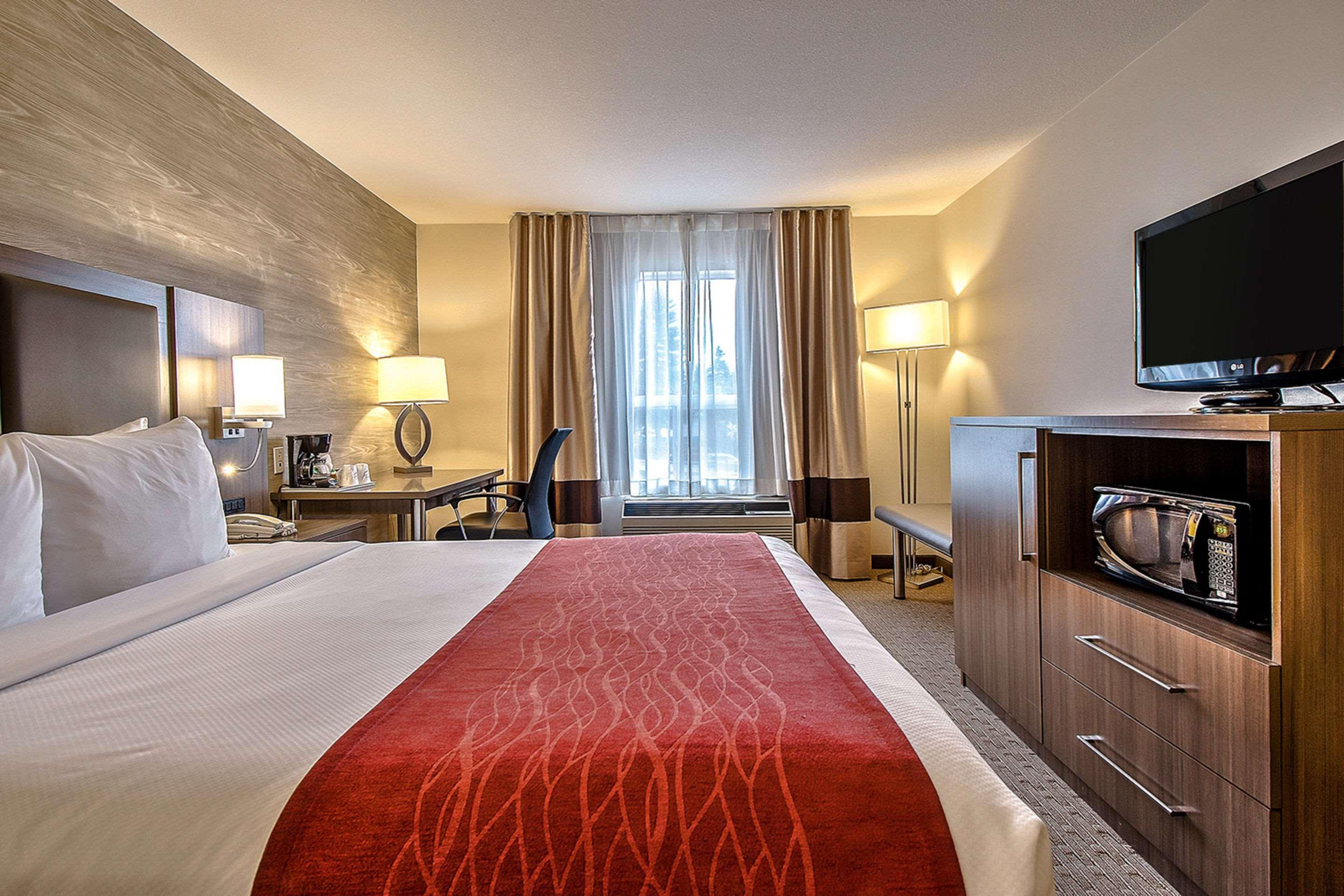 ROOM, QUEEN BED, ACCESSIBLE