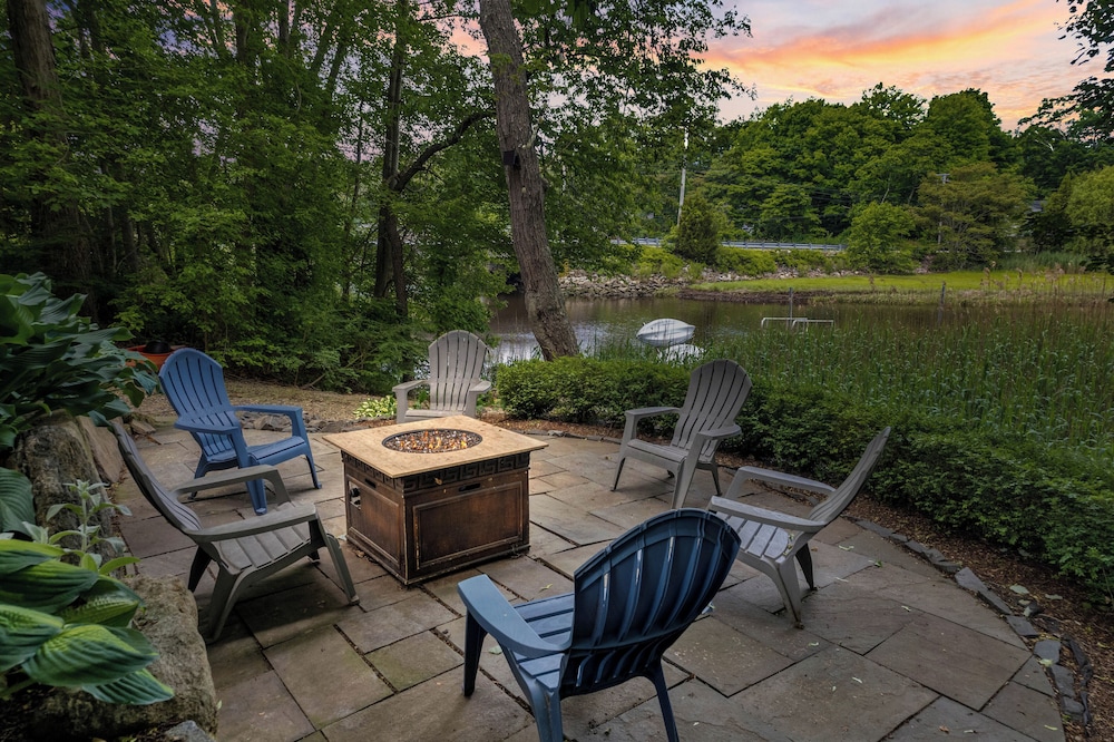 Westbrook Inn Bed and Breakfast 66/74