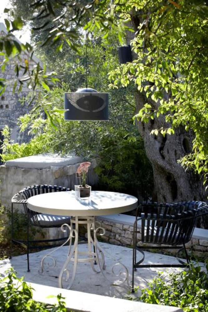 Torri E Merli Boutique Hotel 52/59