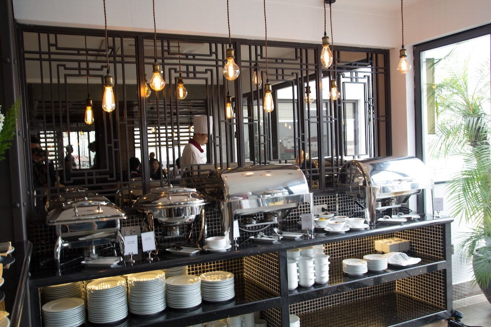 Bespoke Trendy Hotel Hanoi 45/50