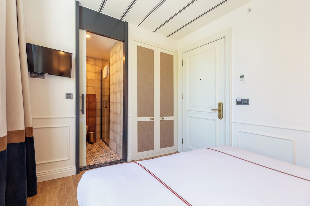 Khai Hotel Karakoy 44/60