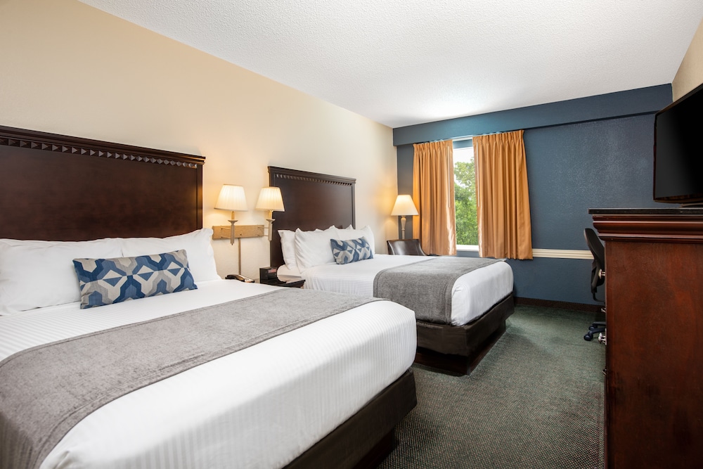 Savannah House Hotel 6/64