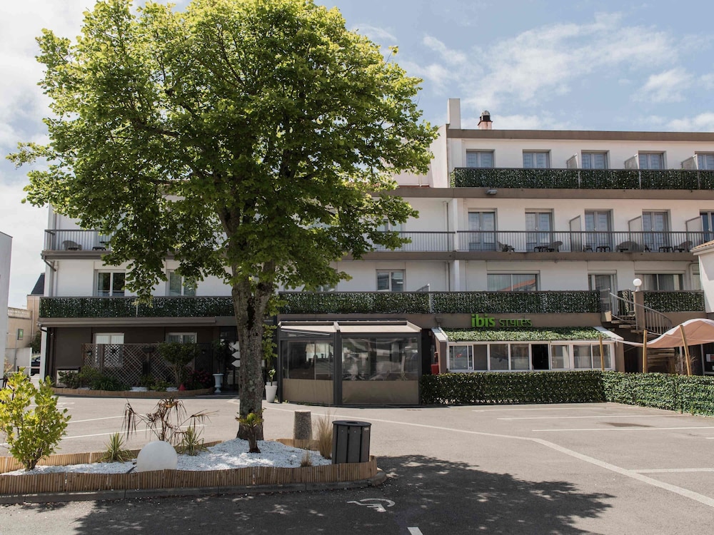 IBIS STYLES SAINT GILLES CROIX DE VIE 5/77