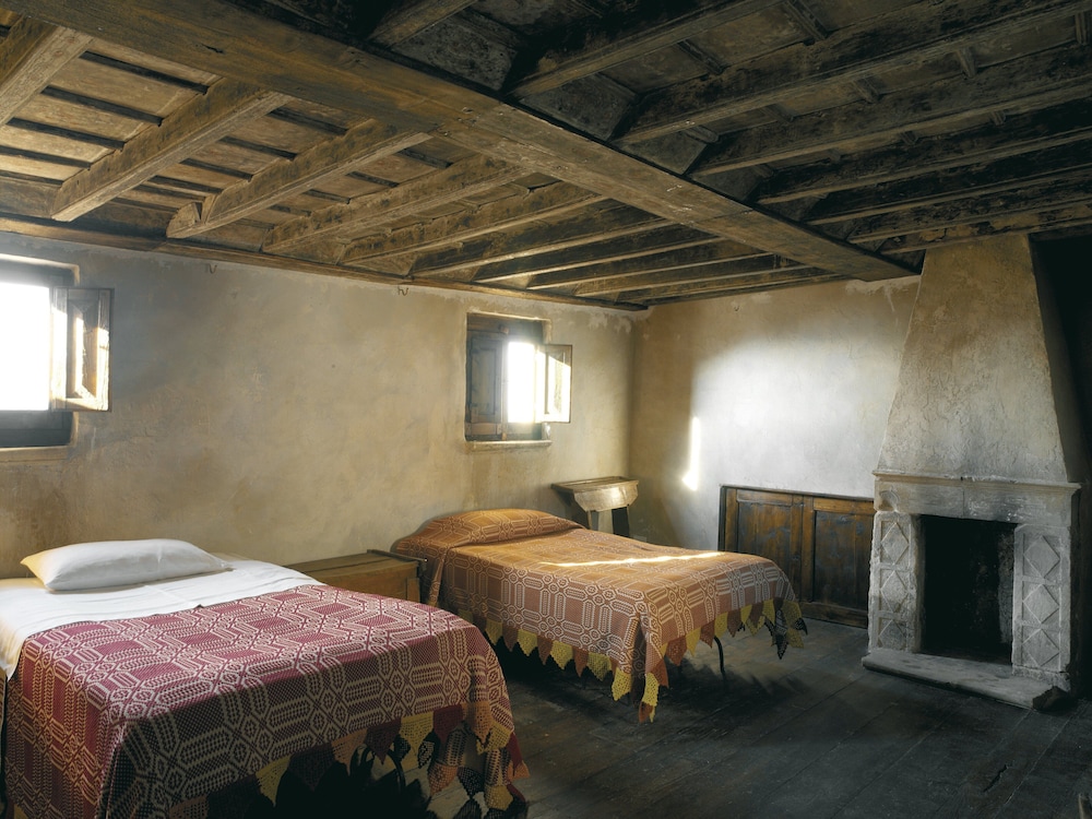 SEXTANTIO ALBERGO DIFFUSO 39/50