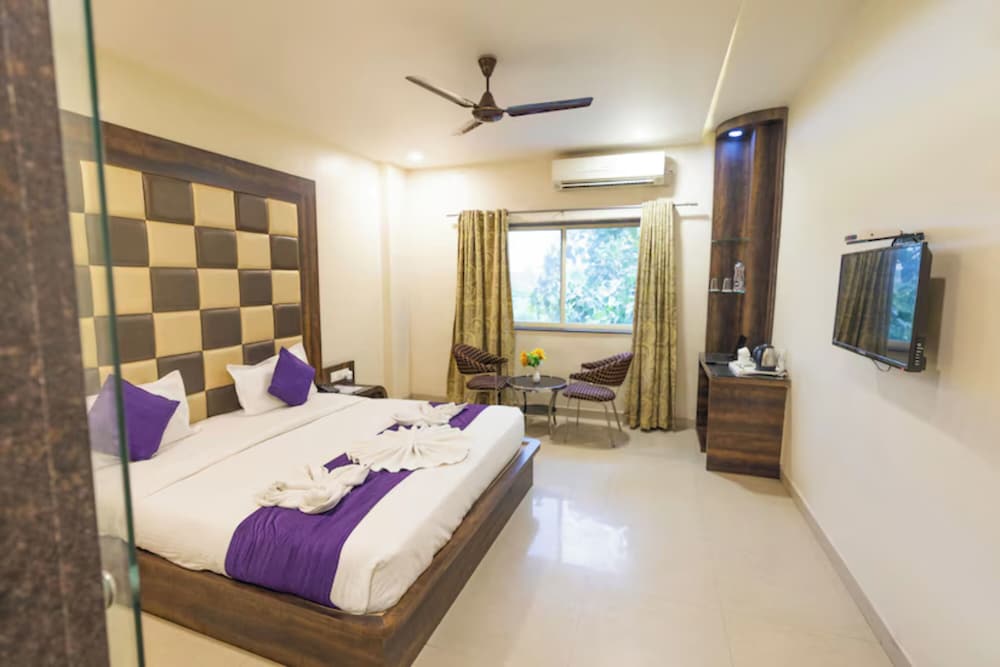 Hotel Sheetal International 24/52