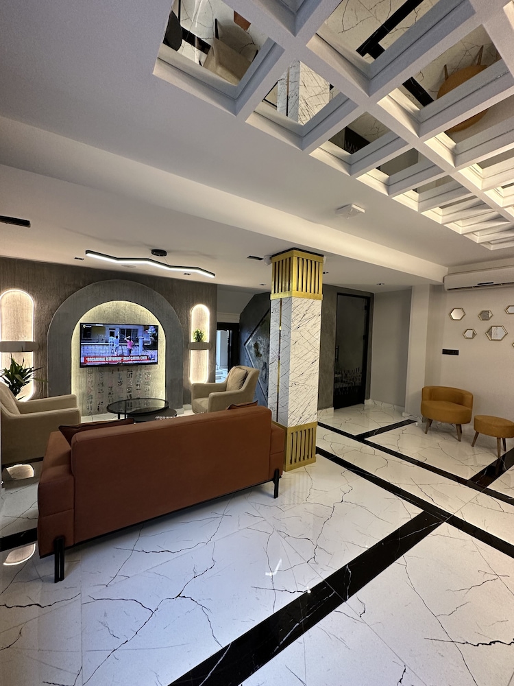 Paradise Airport Hotel 7/53