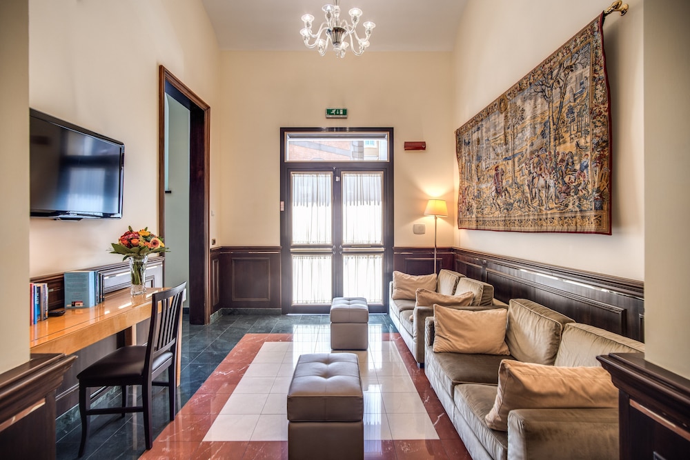 Diocleziano Hotel 78/93