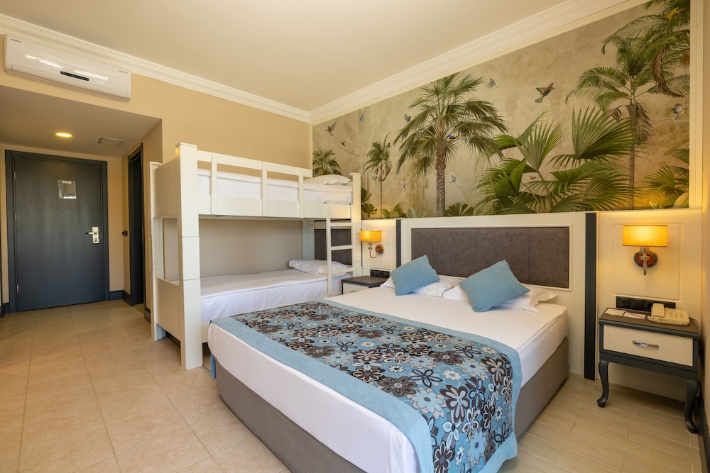 STANDARD ROOM WITH BUNKBED
