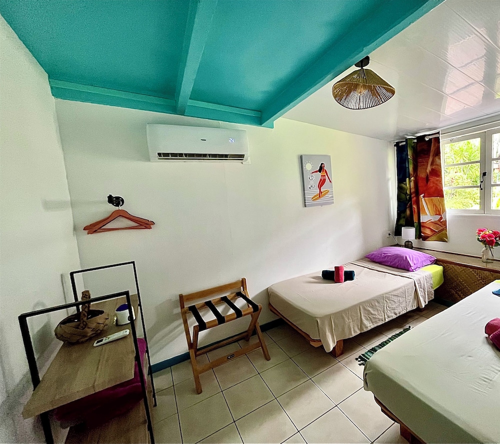 Linareva Moorea Beach Resort 20/50