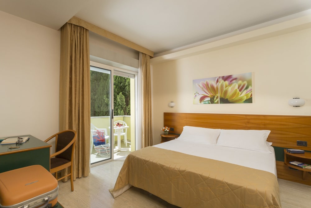 Astoria Suite Hotel 5/41