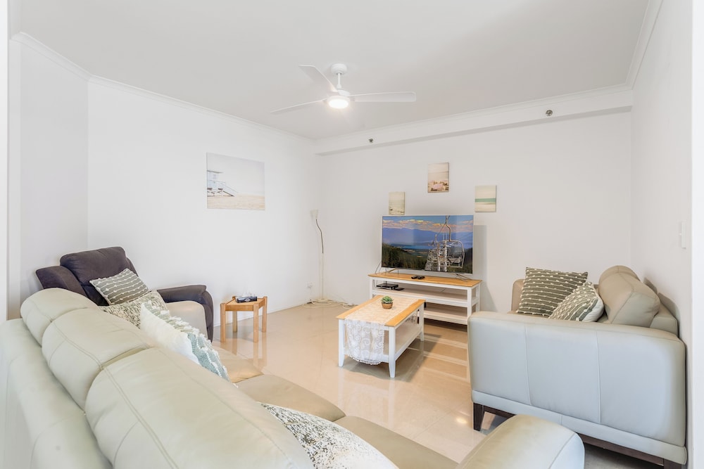 The Meriton On Main Beach 32/50