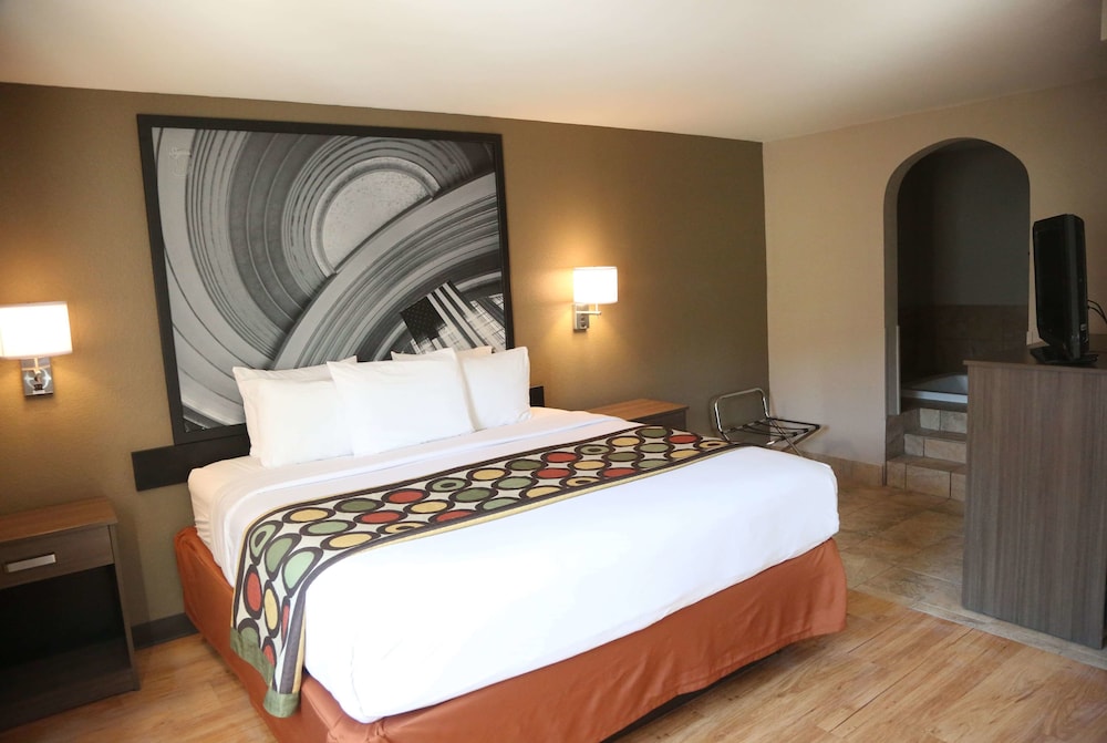 Super 8 by Wyndham Portsmouth 18/38