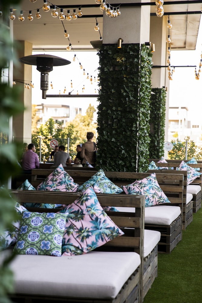 Mercure Melbourne Caroline Springs 31/48