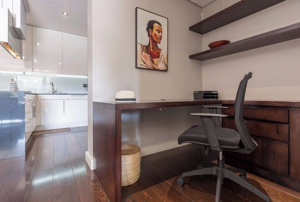 Mountain Marina Luxury Apartments 38/50
