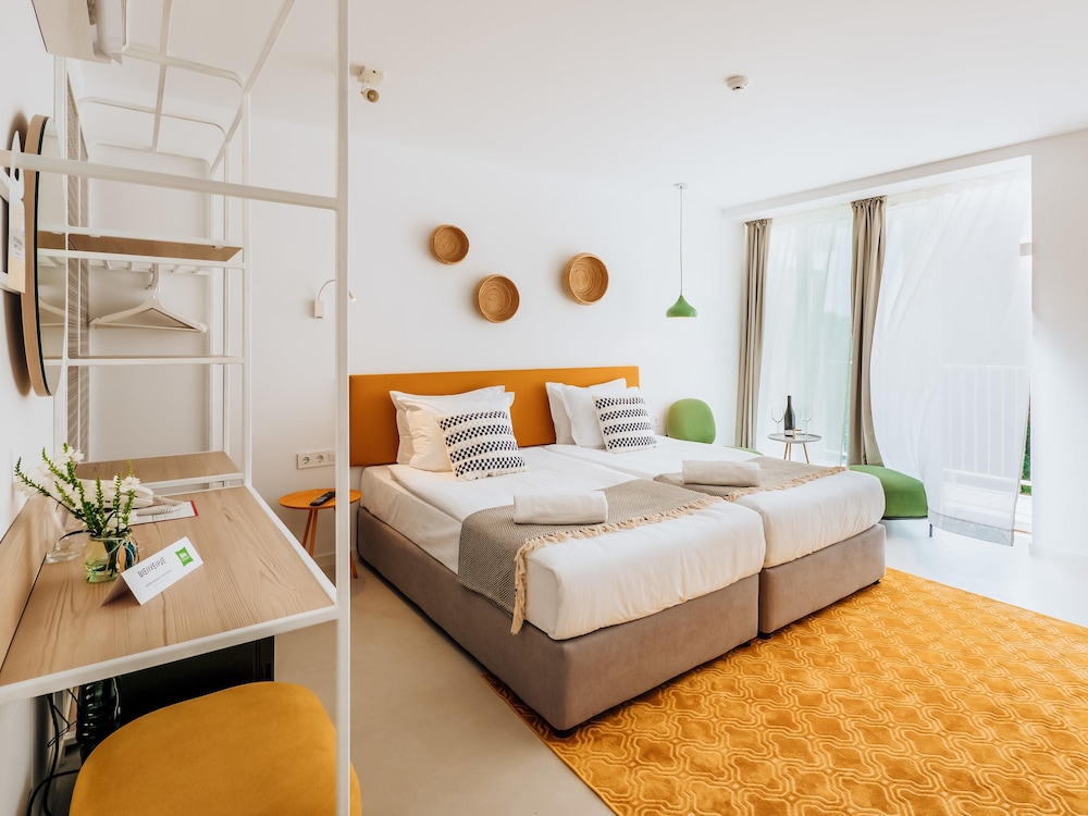 ibis Styles Golden Sands Roomer Hotel 9/45