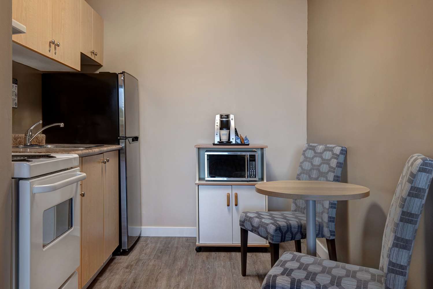 Days Inn By Wyndham Victoria Uptown 51/62