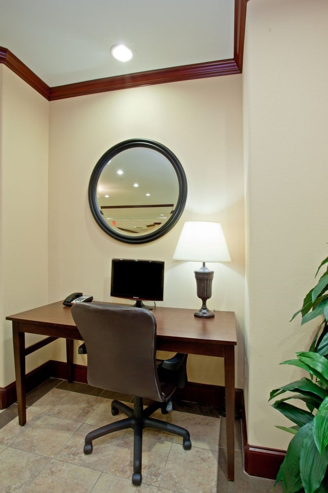 CANDLEWOOD SUITES LEAGUE CITY 33/39