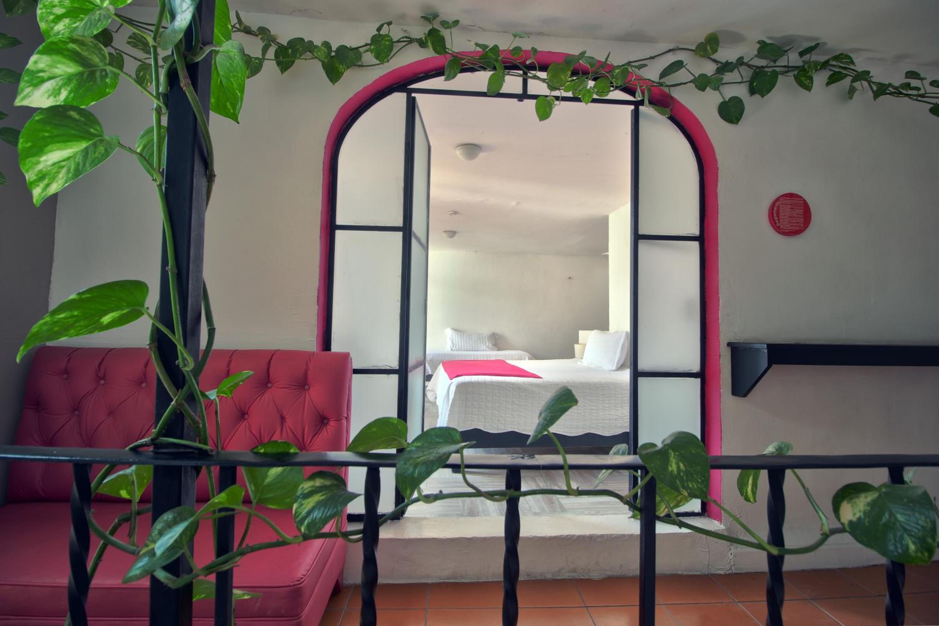 Hostal Punto 79 34/50