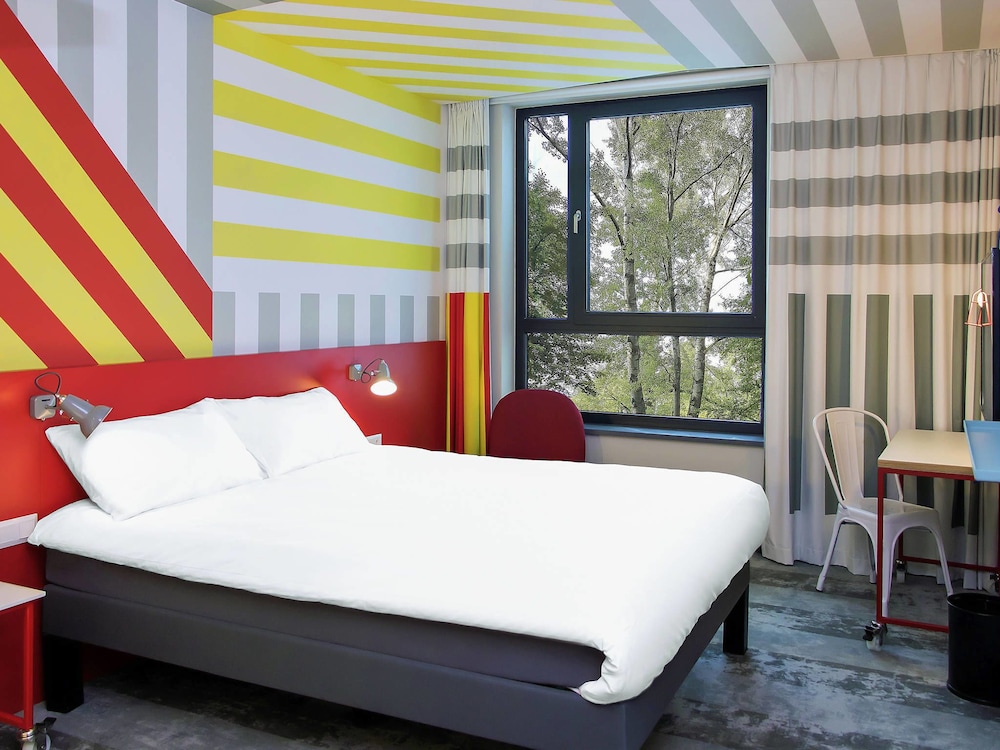STANDARD, SINGLE BED