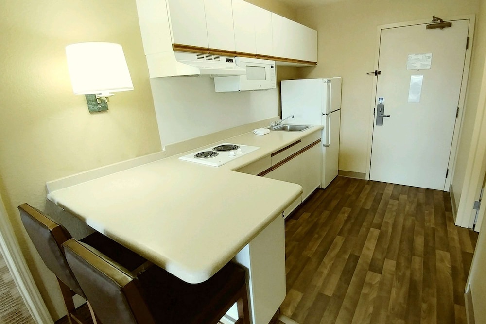 Extended Stay America Kansas City Overland Park Nall Ave 49/51