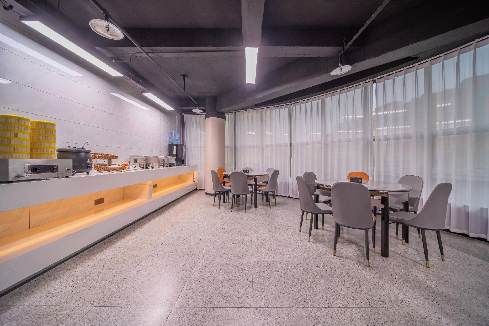 IU Hotel (Chongqing Fengdu Ghost City) 30/40