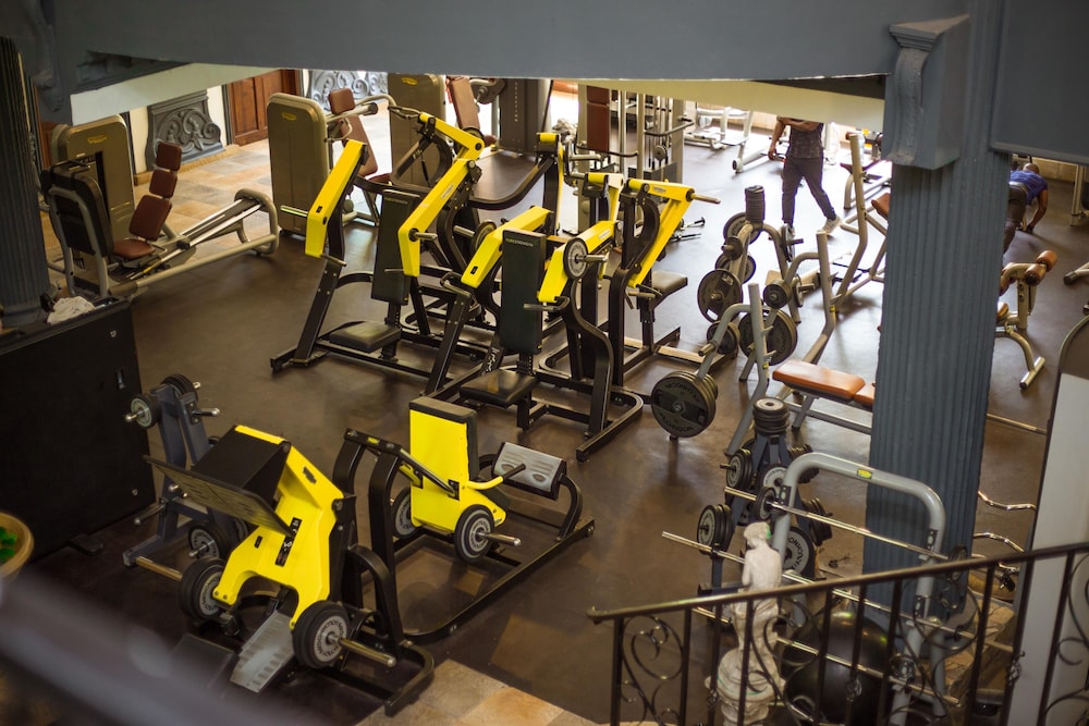 Colosseum Hotel And Fitness Club 68/75