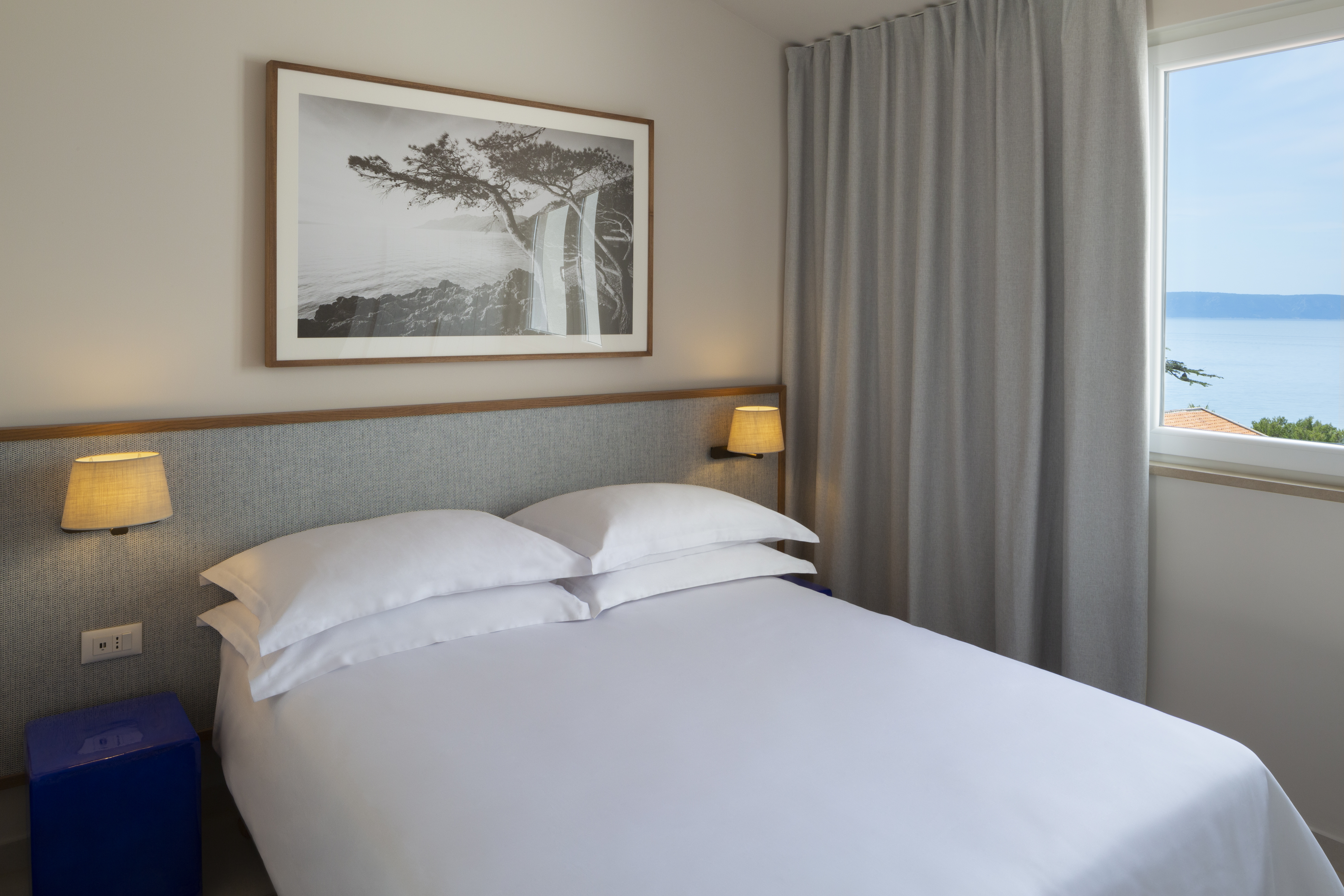 Junior Suite, Lateral Side Sea View, Balcony