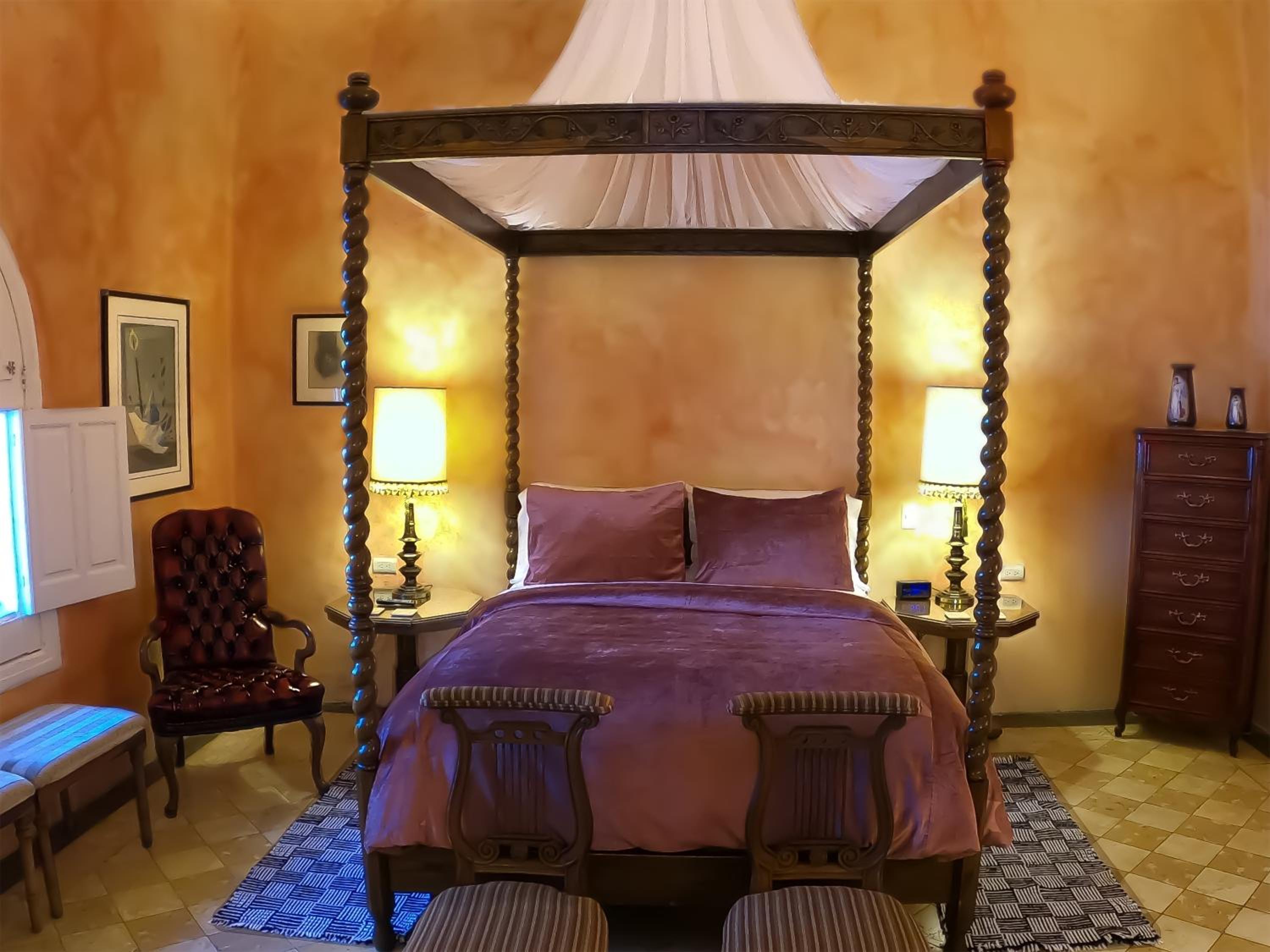 La Perla Hotel Boutique B & B 10/27