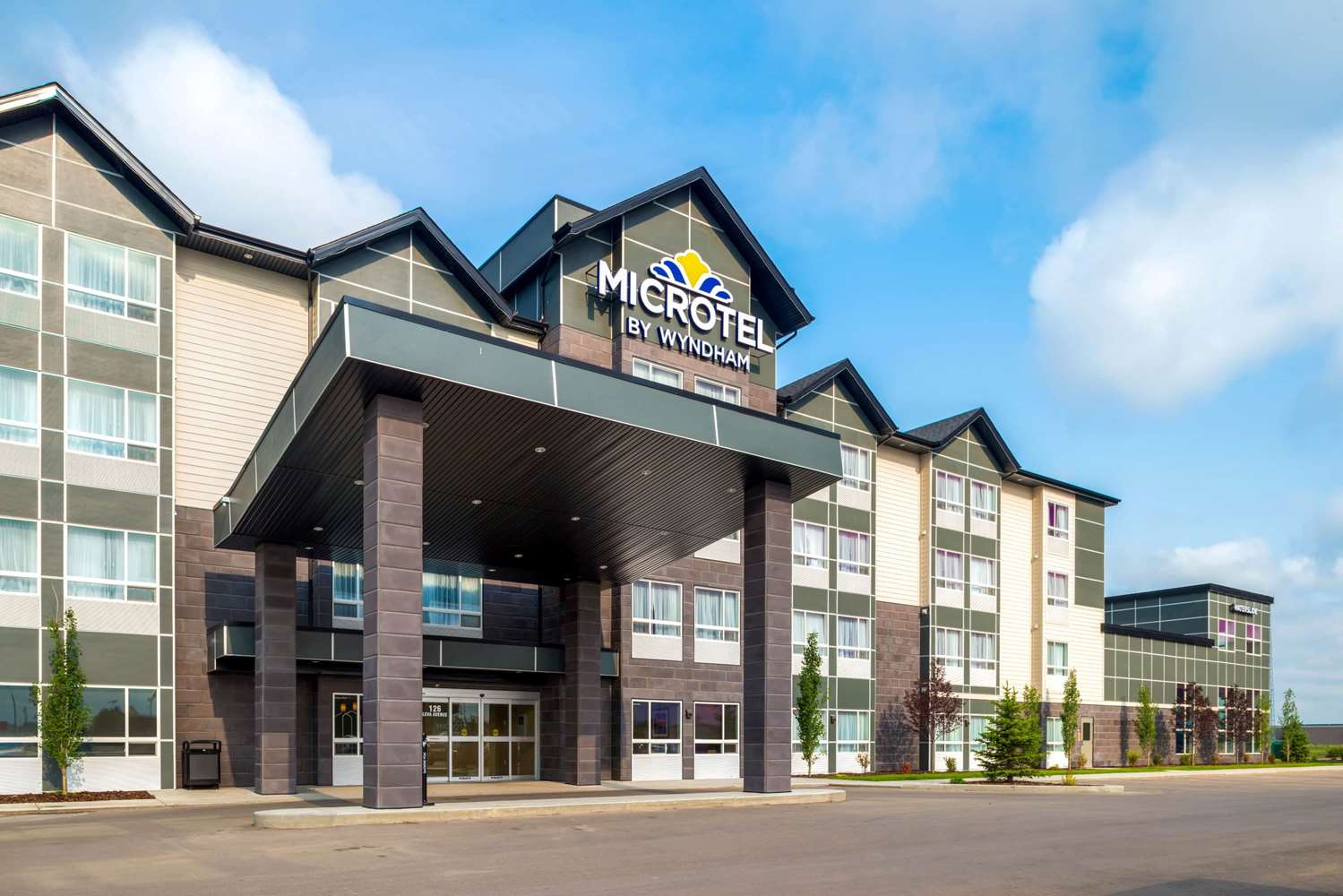 Microtel Inn Suites By Wyndham Red Deer 1/12