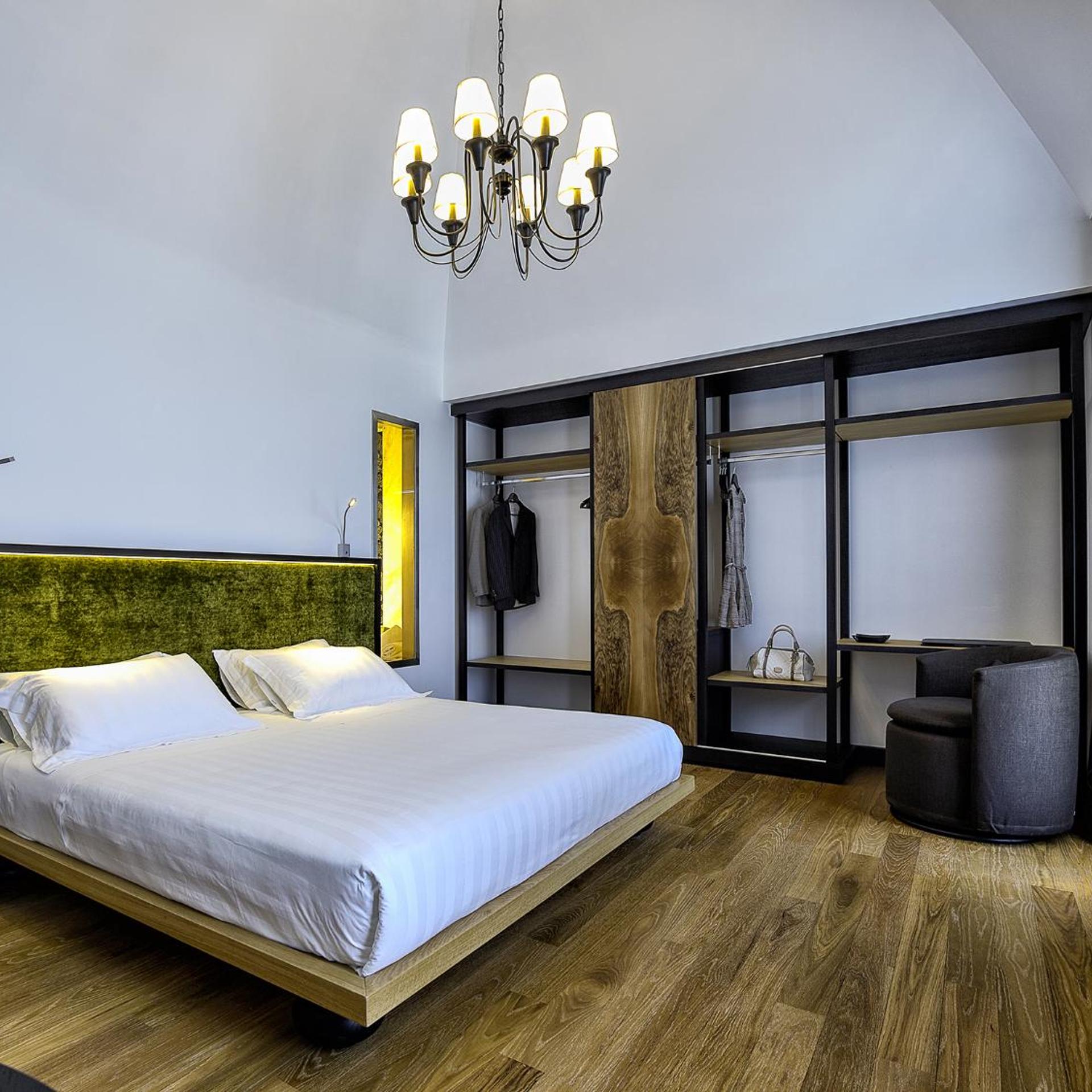 Junior Suite, Family