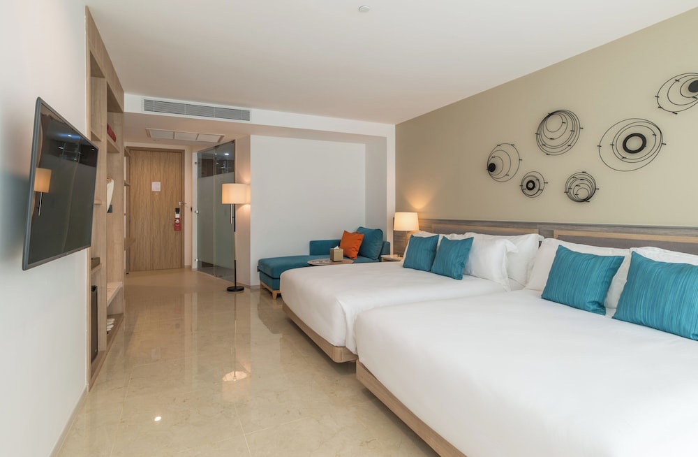 PREMIUM, DELUXE, 2 DOUBLE BEDS, PRIVATE POOL, TERRACE