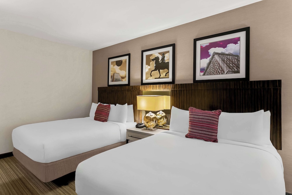 Sonesta Hotel Baltimore Inner Harbor 17/60