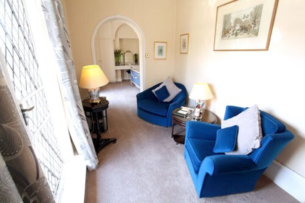 French Horn Hotel 25/49