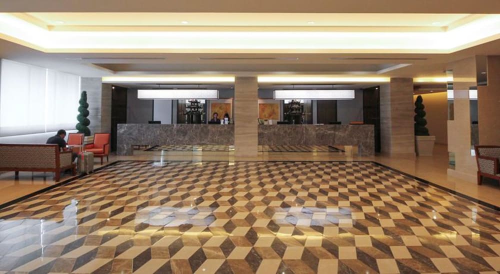 Indra Regent Hotel 5/82