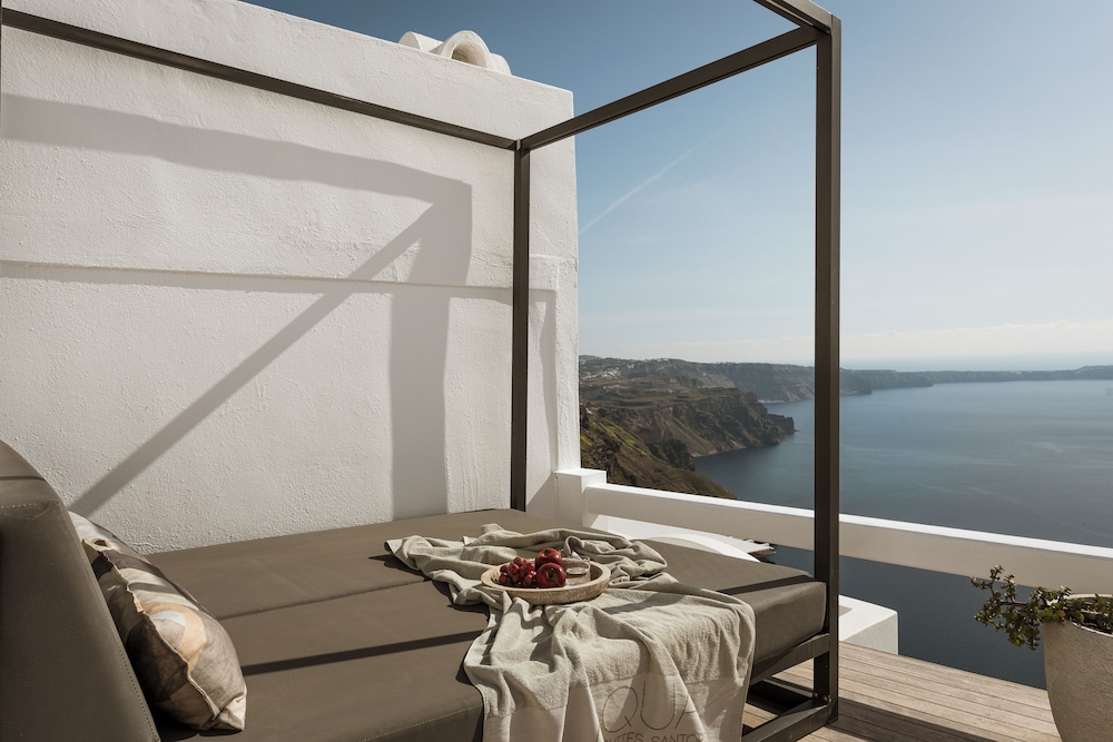 Aqua Luxury Suites 39/75