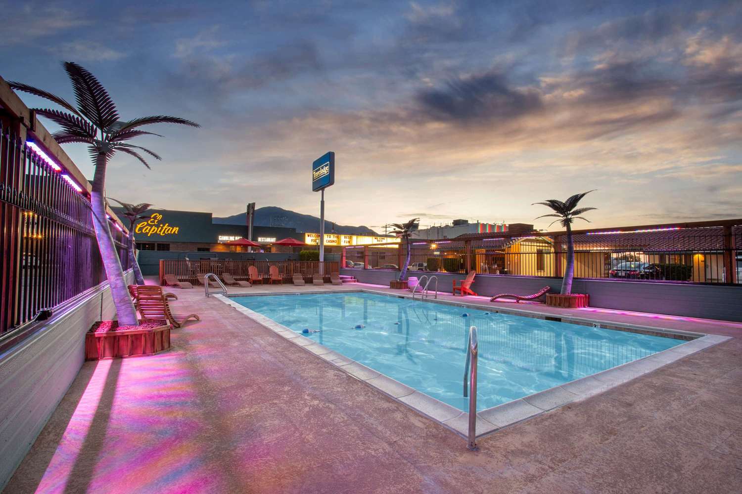 Travelodge by Wyndham Hawthorne 24/27