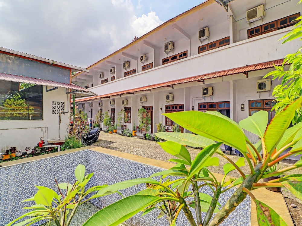 Super OYO 1356 Gusti Residence 39/46