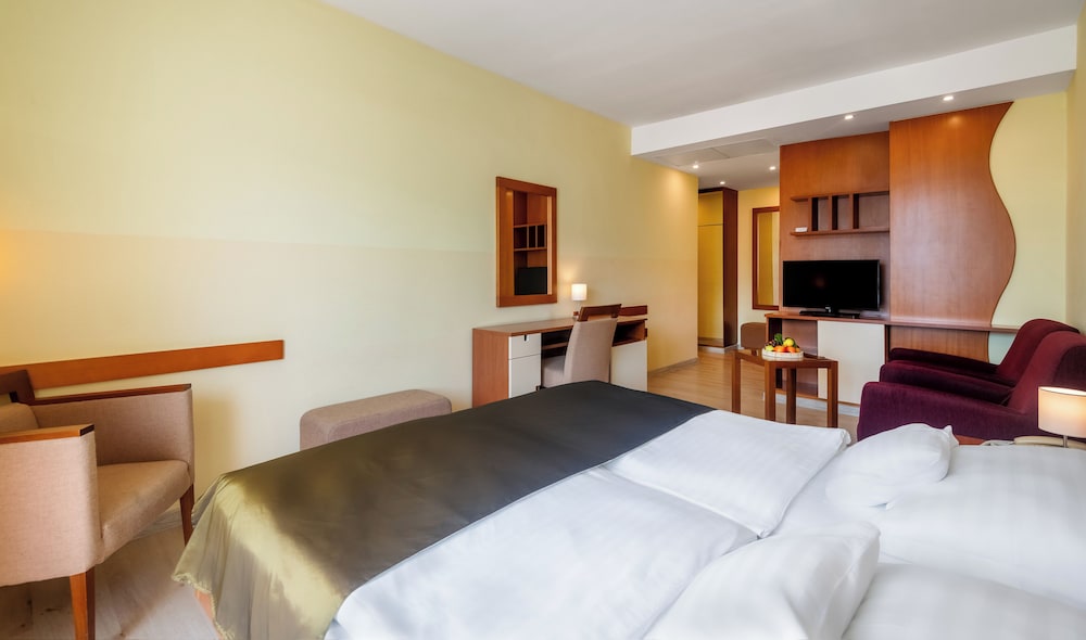 Hunguest Hotel Sun Resort 13/67