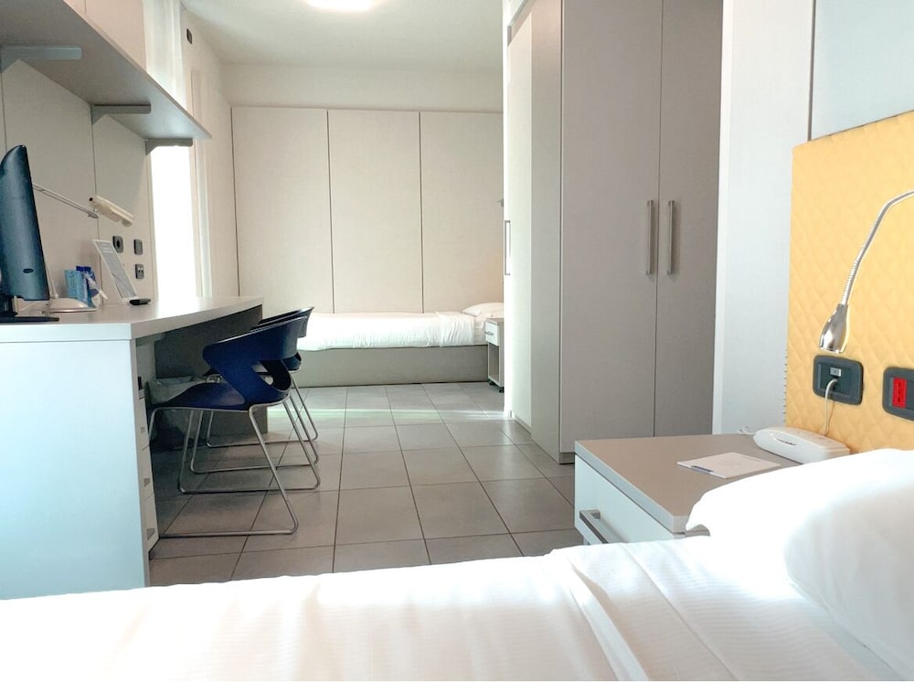 ECONOMY, TWIN BEDS