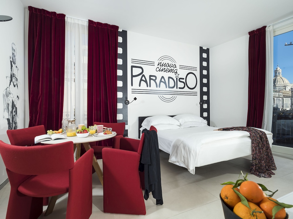 1 BEDROOM, DELUXE, DOUBLE BED, CITY VIEW