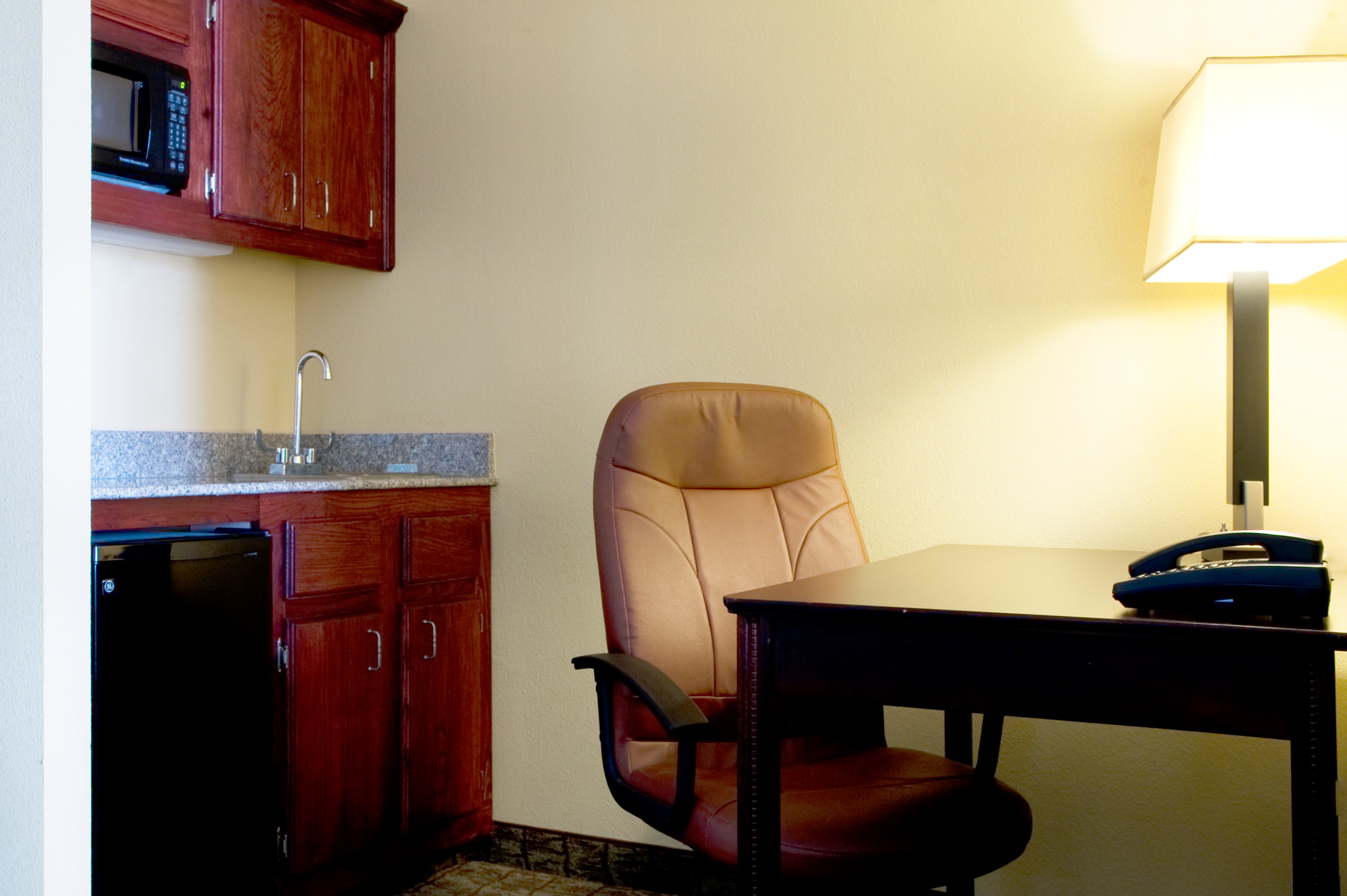 Holiday Inn Express Hotel And Suites Dallas Ft Worth Airport South 19/30
