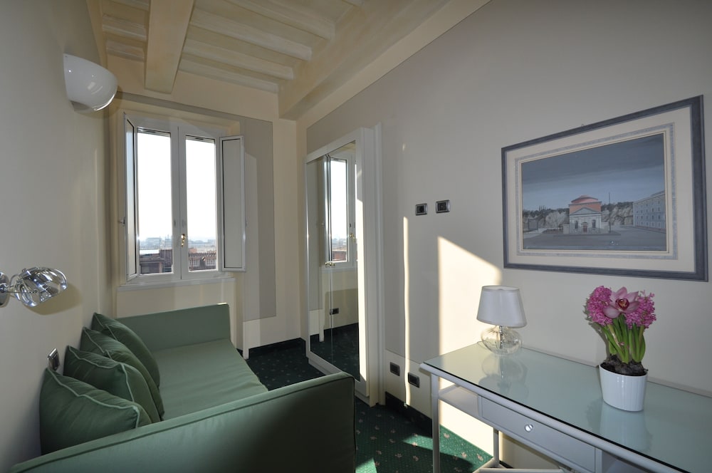 Hotel Gregoriana 41/54