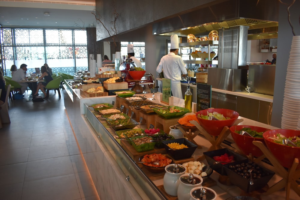 Novotel Muscat Airport 46/75